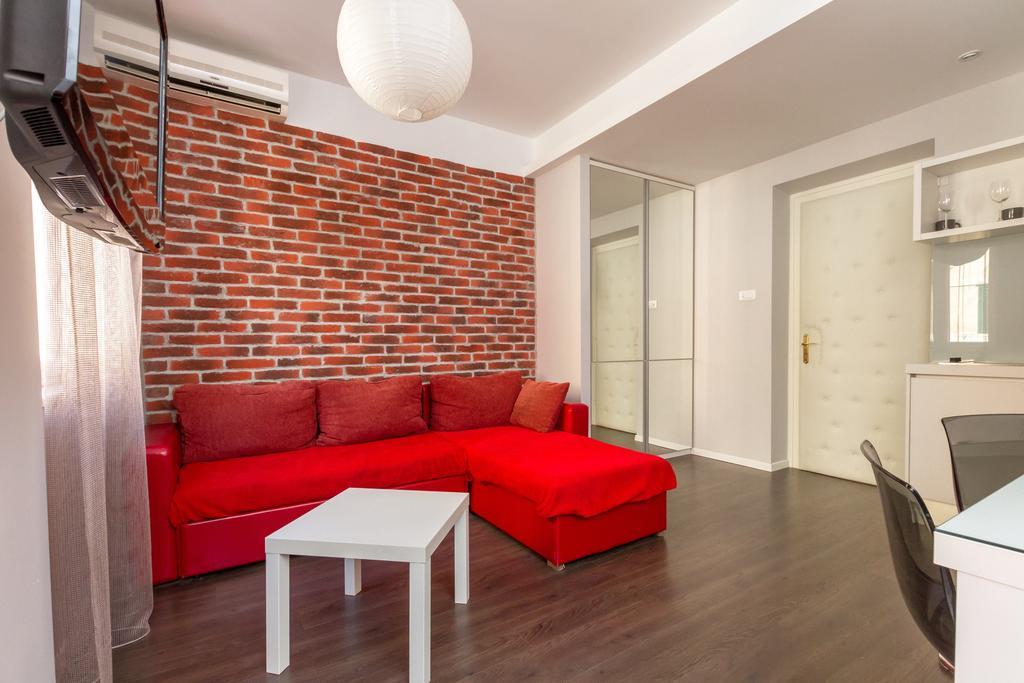 One-Bedroom Apartment (2 Adults)